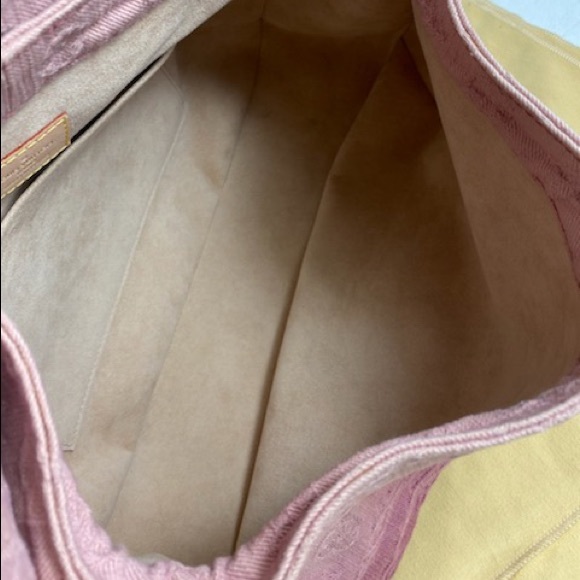 ✨🌸COLLECTABLE🌸✨ UNICORN LOUIS VUITTON CROSSBODY - Picture 5 of 13